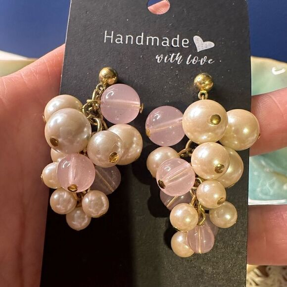 Pearl n Lavender Grape Clusters Dangle Earrings Pierced Lively & Lightweight - Picture 3 of 4